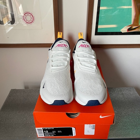 Nike Women’s Air Max 270 - Picture 3 of 4